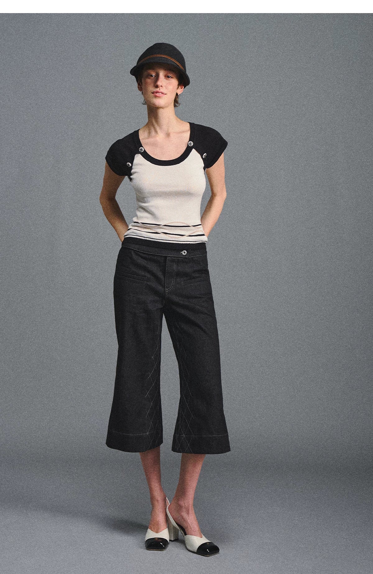 Retro Flare Cropped Jeans with Wide Waistband