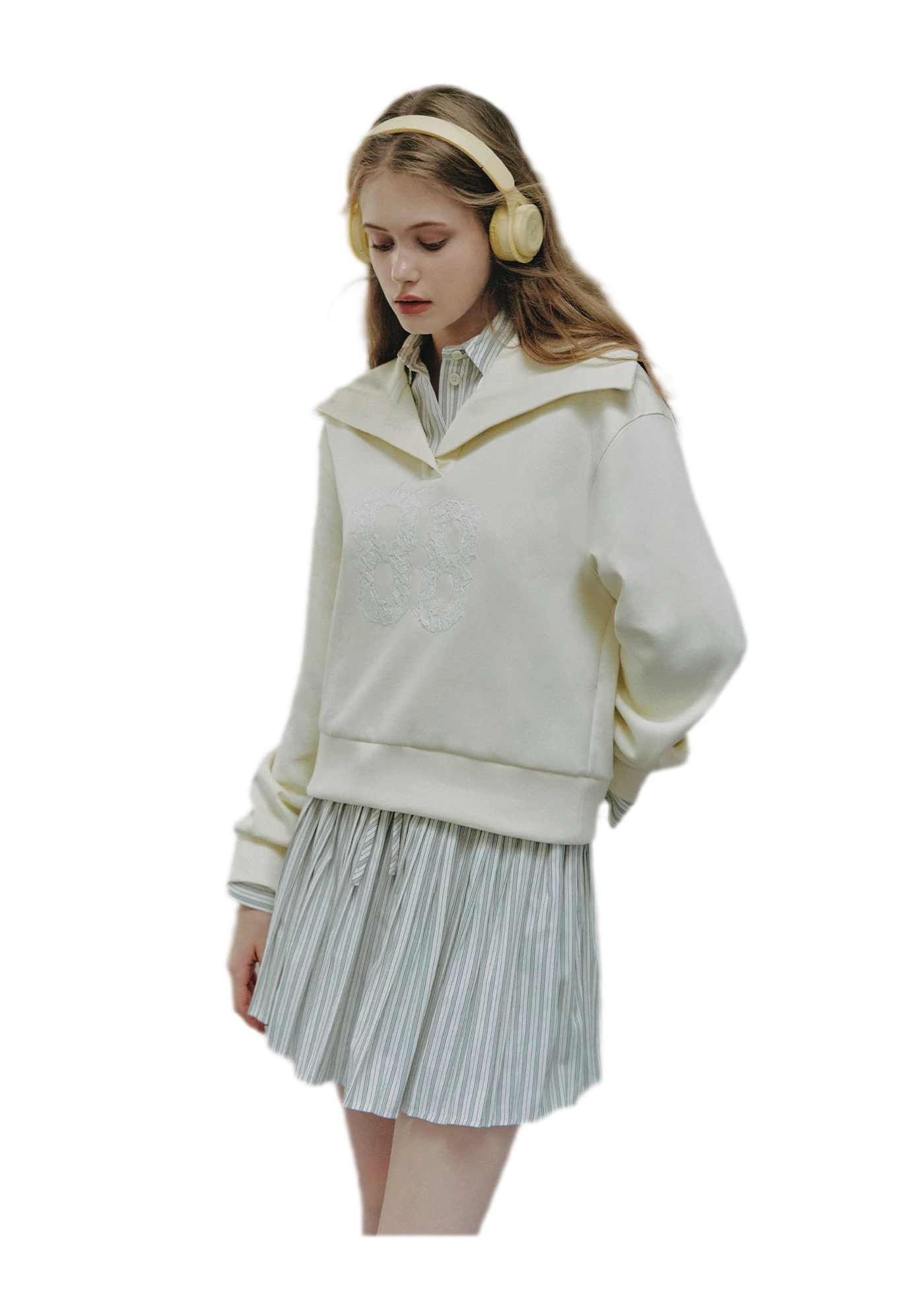 Lace Appliqué Cropped Sweatshirt