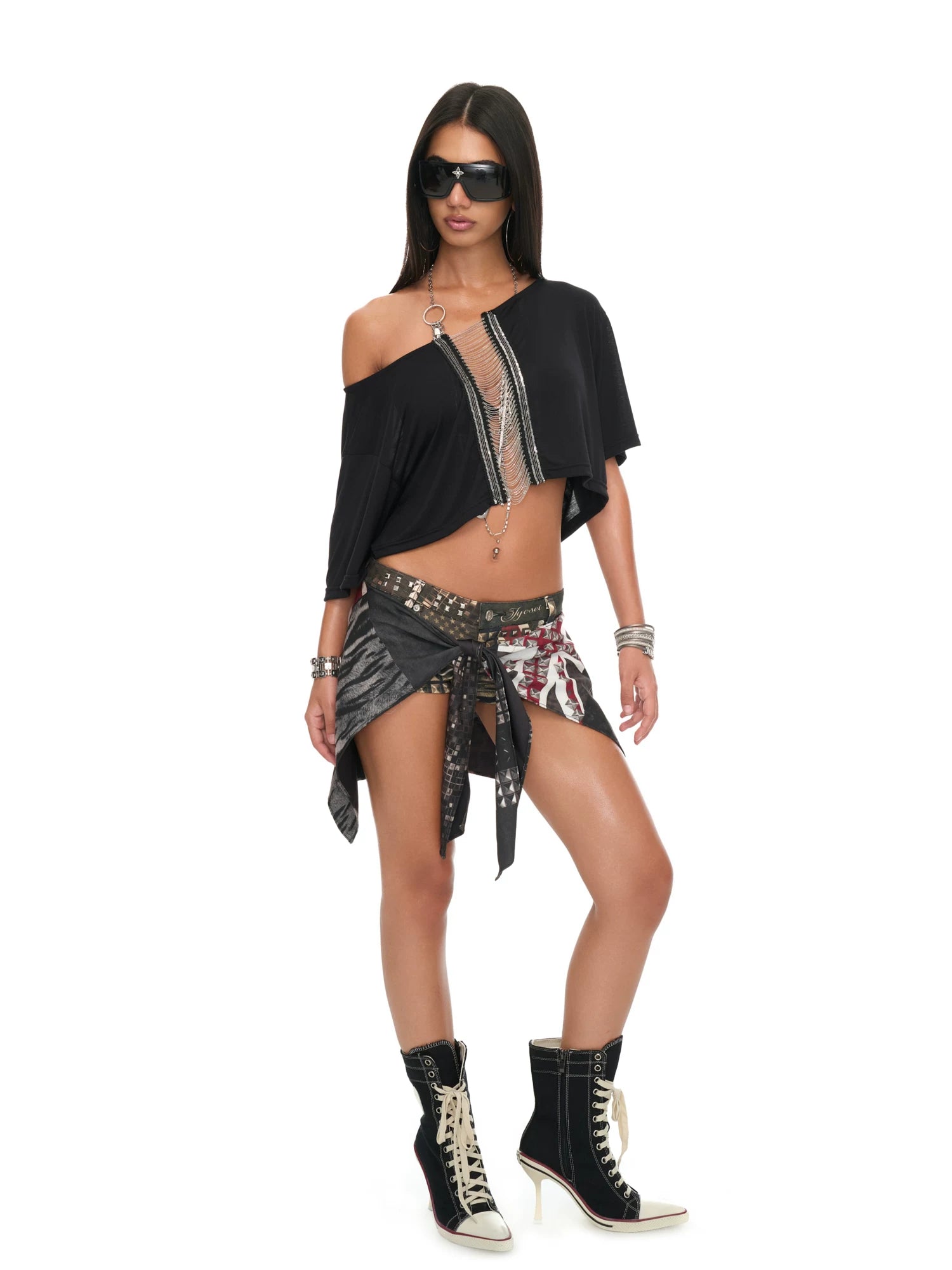 Black Loose Slant Shoulder Chain Crop Top