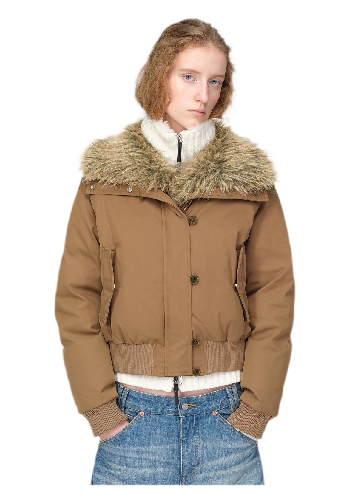 Glänzende kurze Daunen-Steppjacke