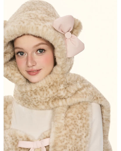 Cappello-sciarpa in pelliccia con stampa leopardata