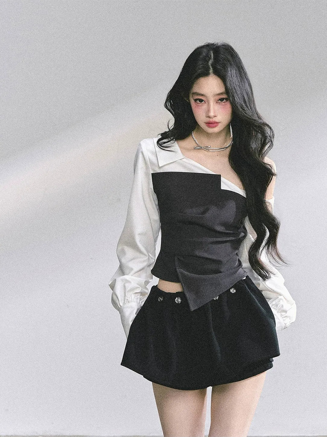 Chemise courte asymétrique