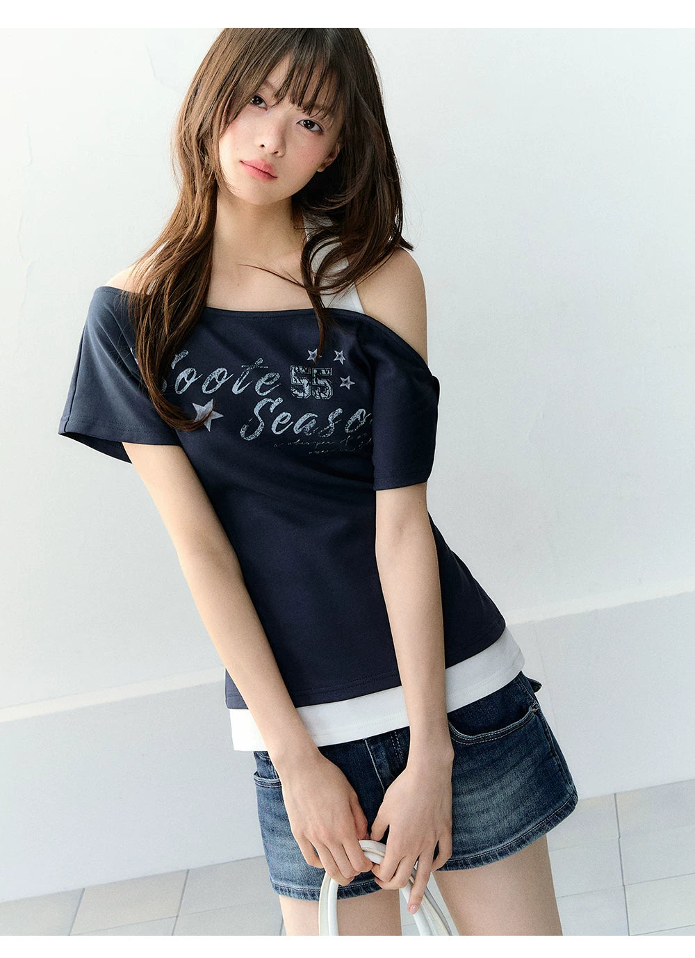 Vintage American Style Printed Off-Shoulder Cropped T-shirt