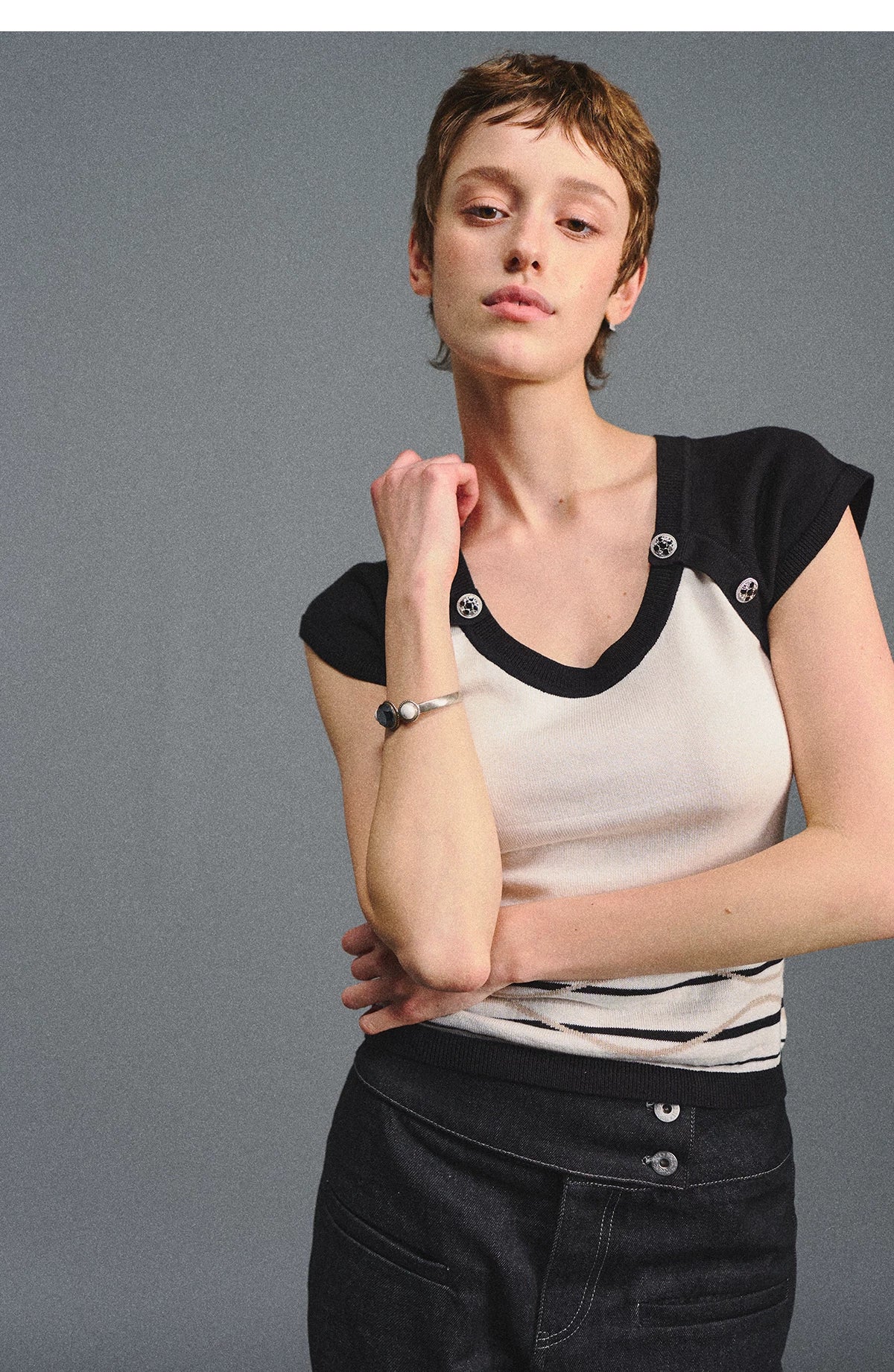Color Block U-Neck Short Sleeve T-Shirt