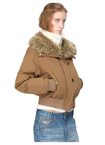 Glänzende kurze Daunen-Steppjacke