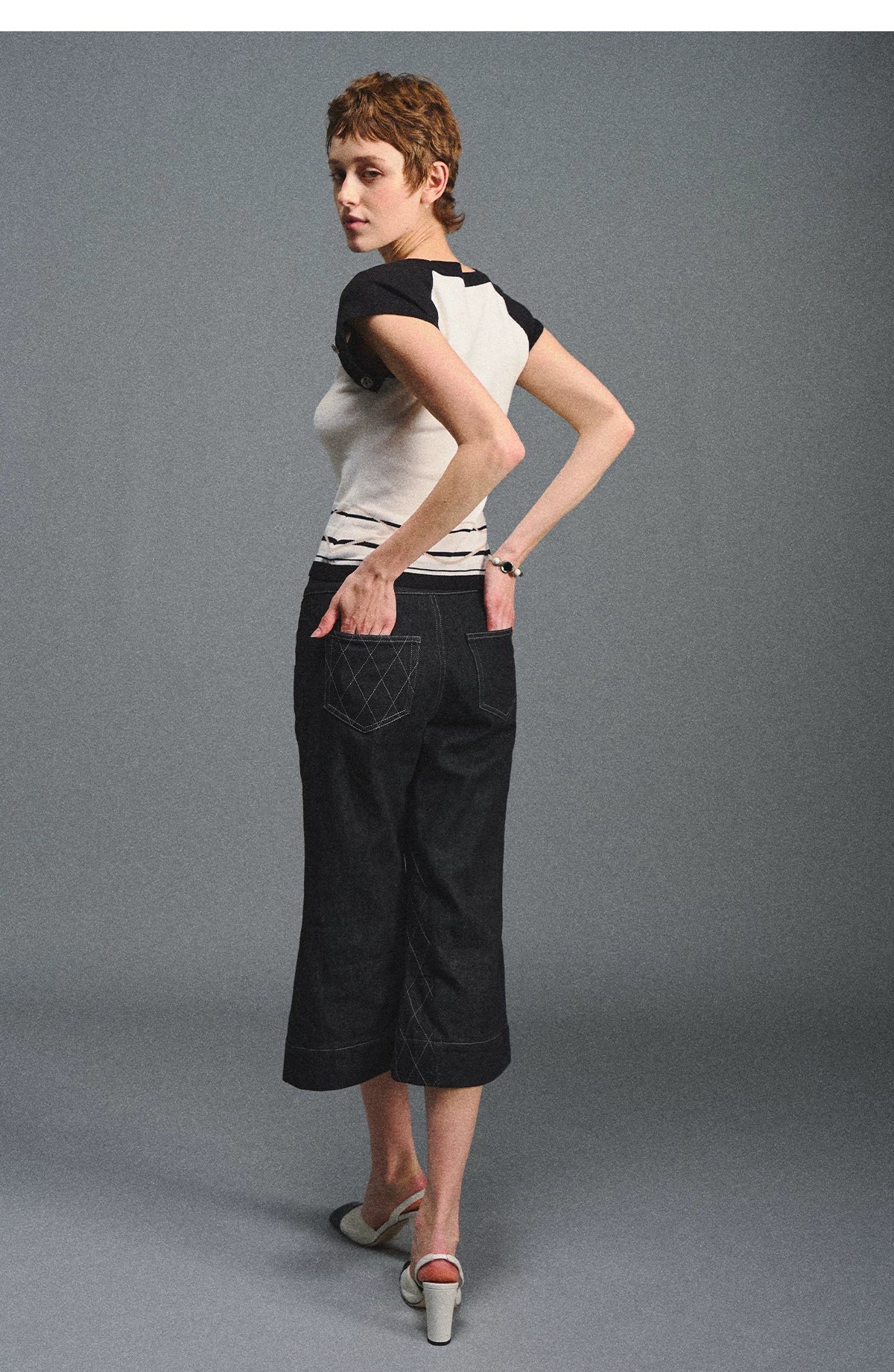 Retro Flare Cropped Jeans with Wide Waistband
