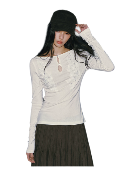 Top en maille Tencel brodé avec découpes