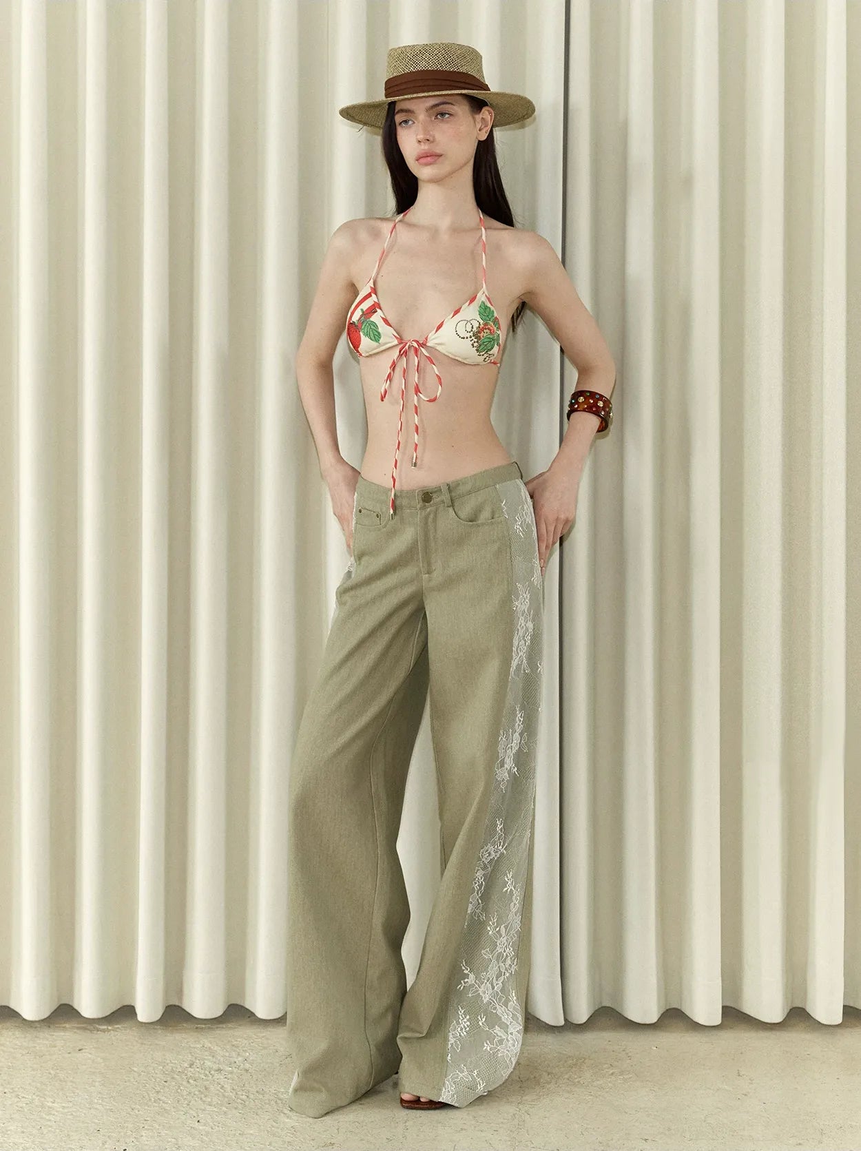 Retro Lace Spliced Loose Jeans