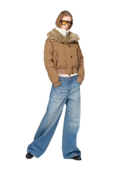 Glänzende kurze Daunen-Steppjacke