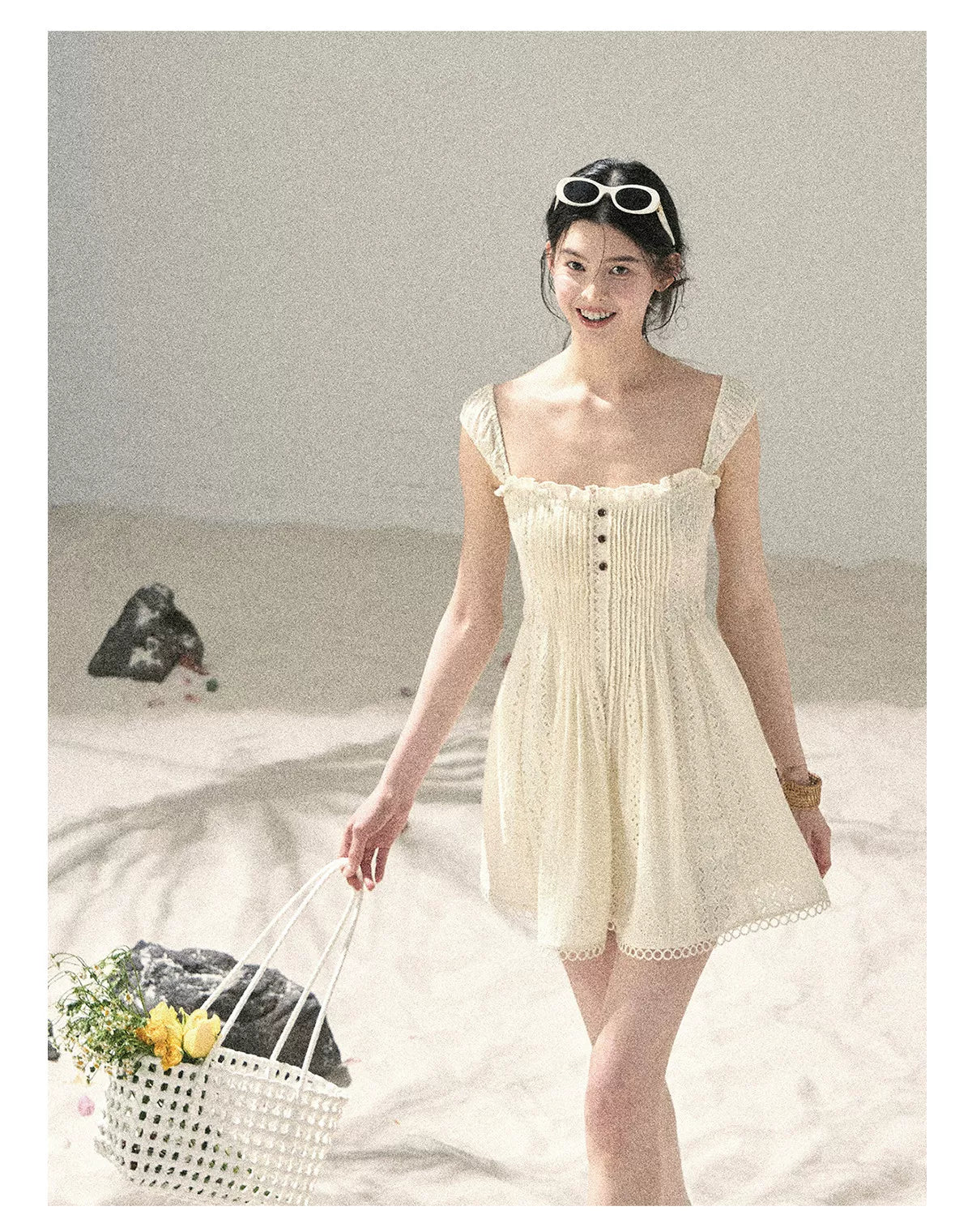 "Gap of Floral Tassels" French Style Lace Ruffled