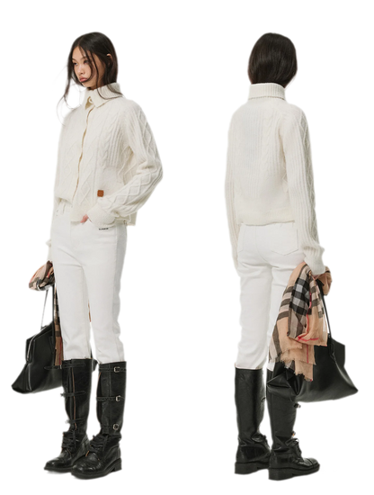 Taillierter Cardigan aus Zopfmusterstrick