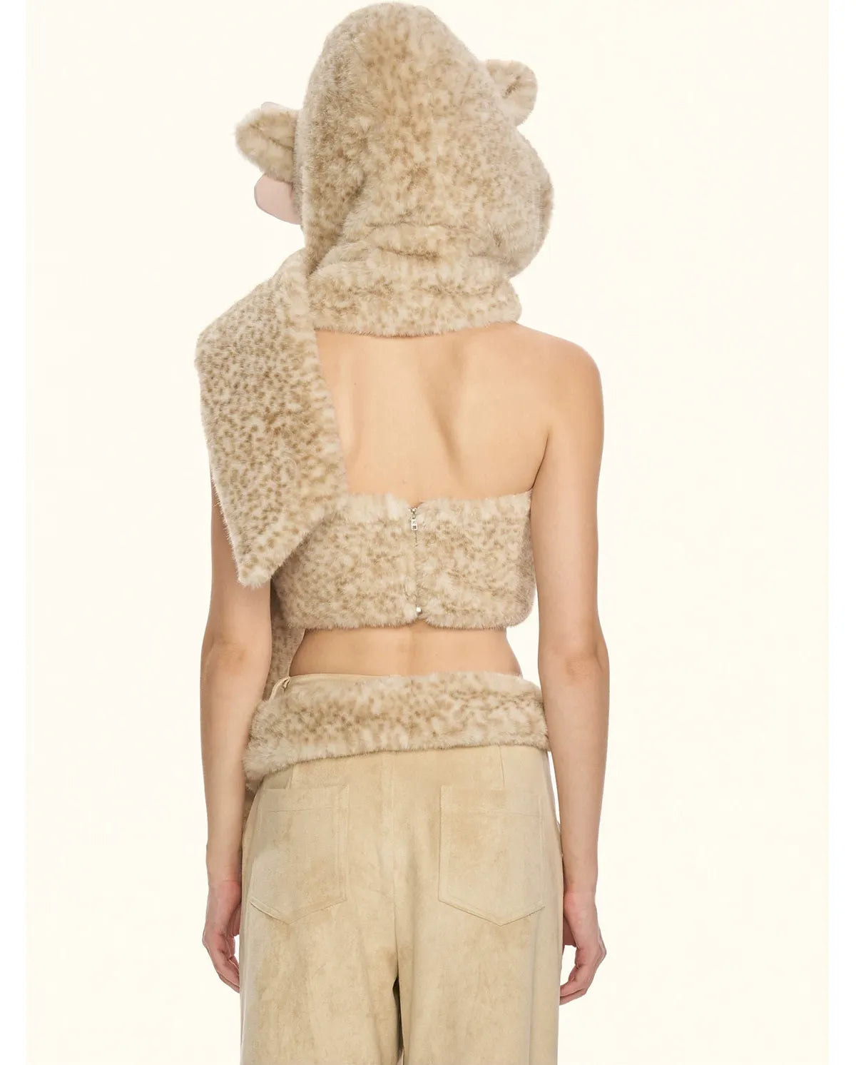 Cappello-sciarpa in pelliccia con stampa leopardata