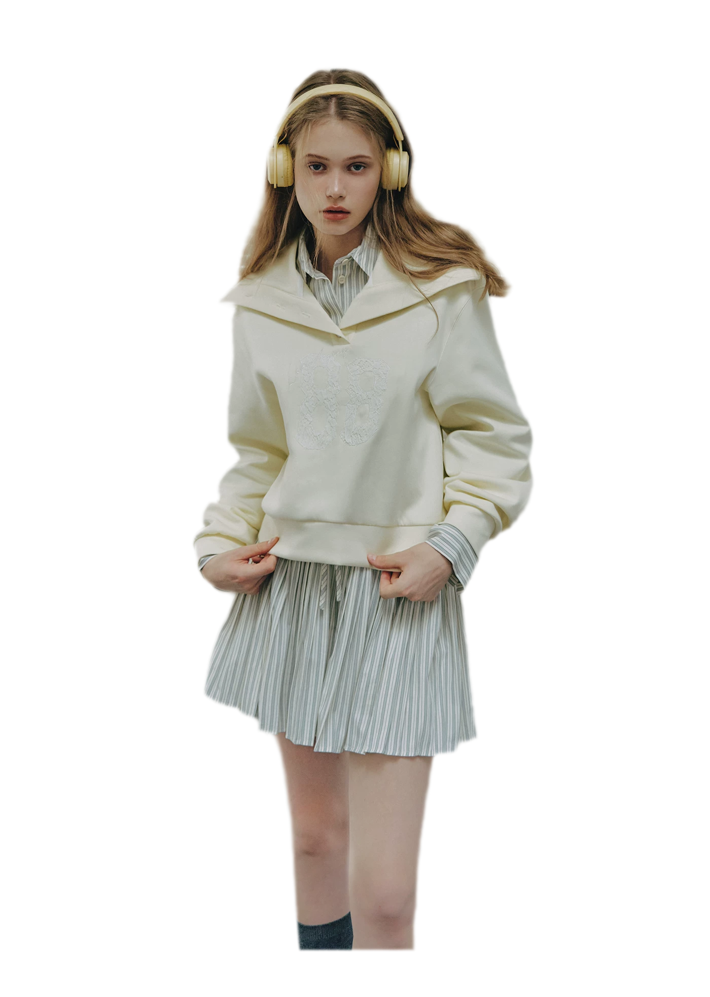 Lace Appliqué Cropped Sweatshirt
