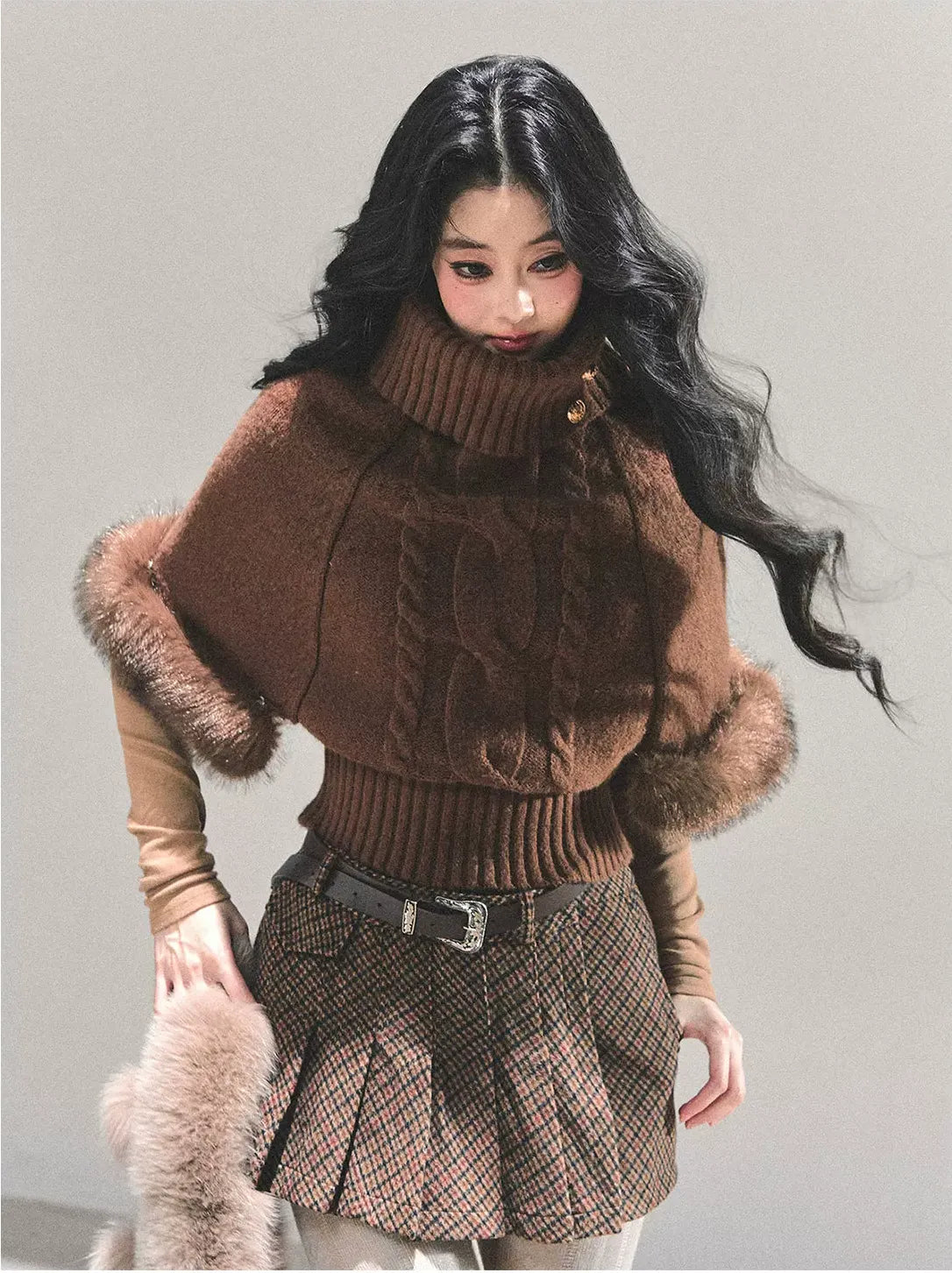 モヘアケーブル編みタートルネックセーター