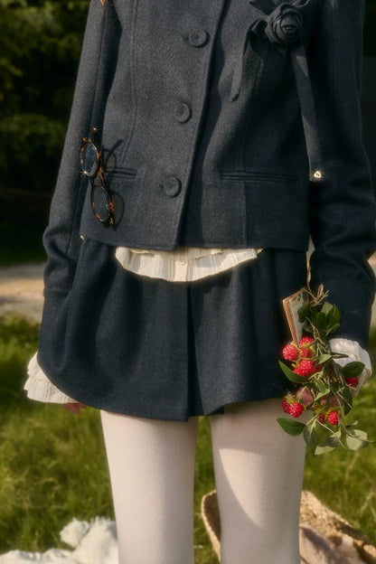 Completo con cappotto corto in lana e gonna