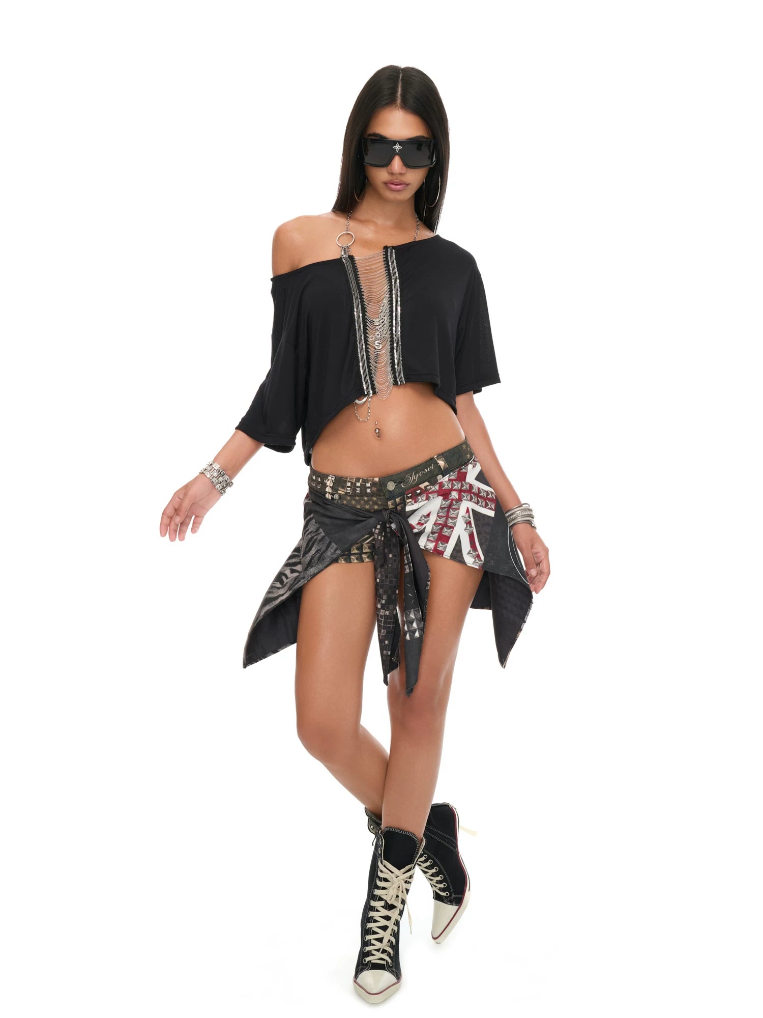 Black Loose Slant Shoulder Chain Crop Top