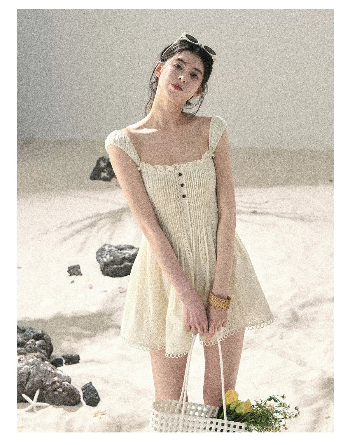 "Gap of Floral Tassels" French Style Lace Ruffled