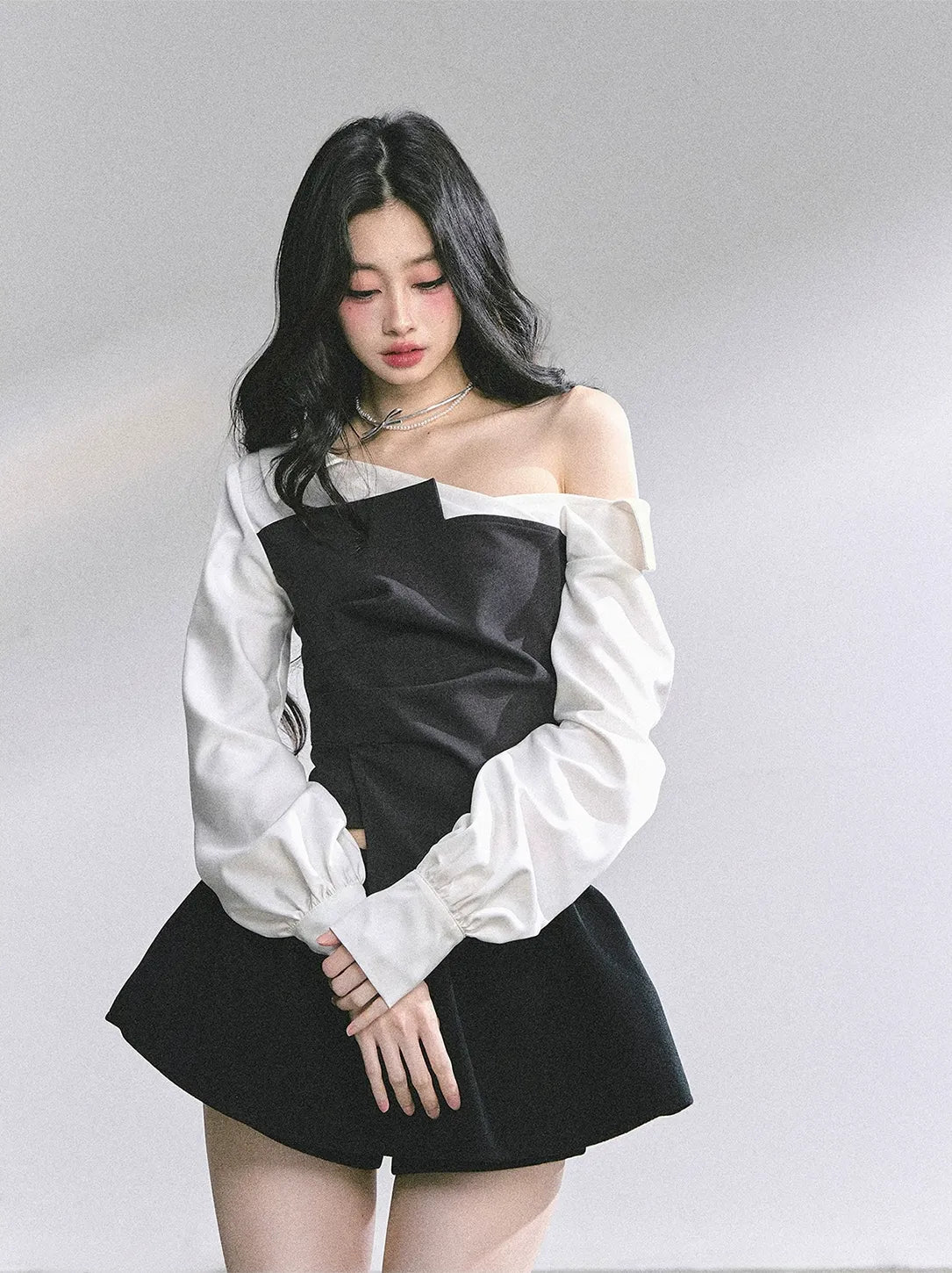 Chemise courte asymétrique