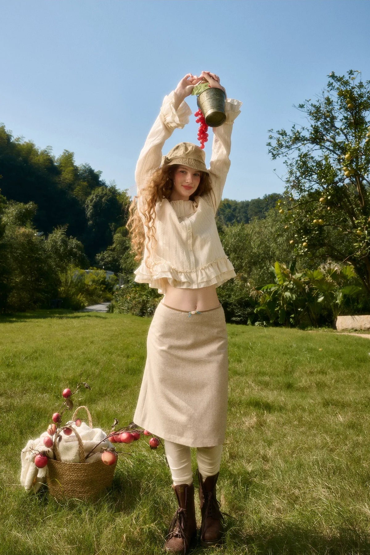 Ensemble chemise à volants et jupe en coton