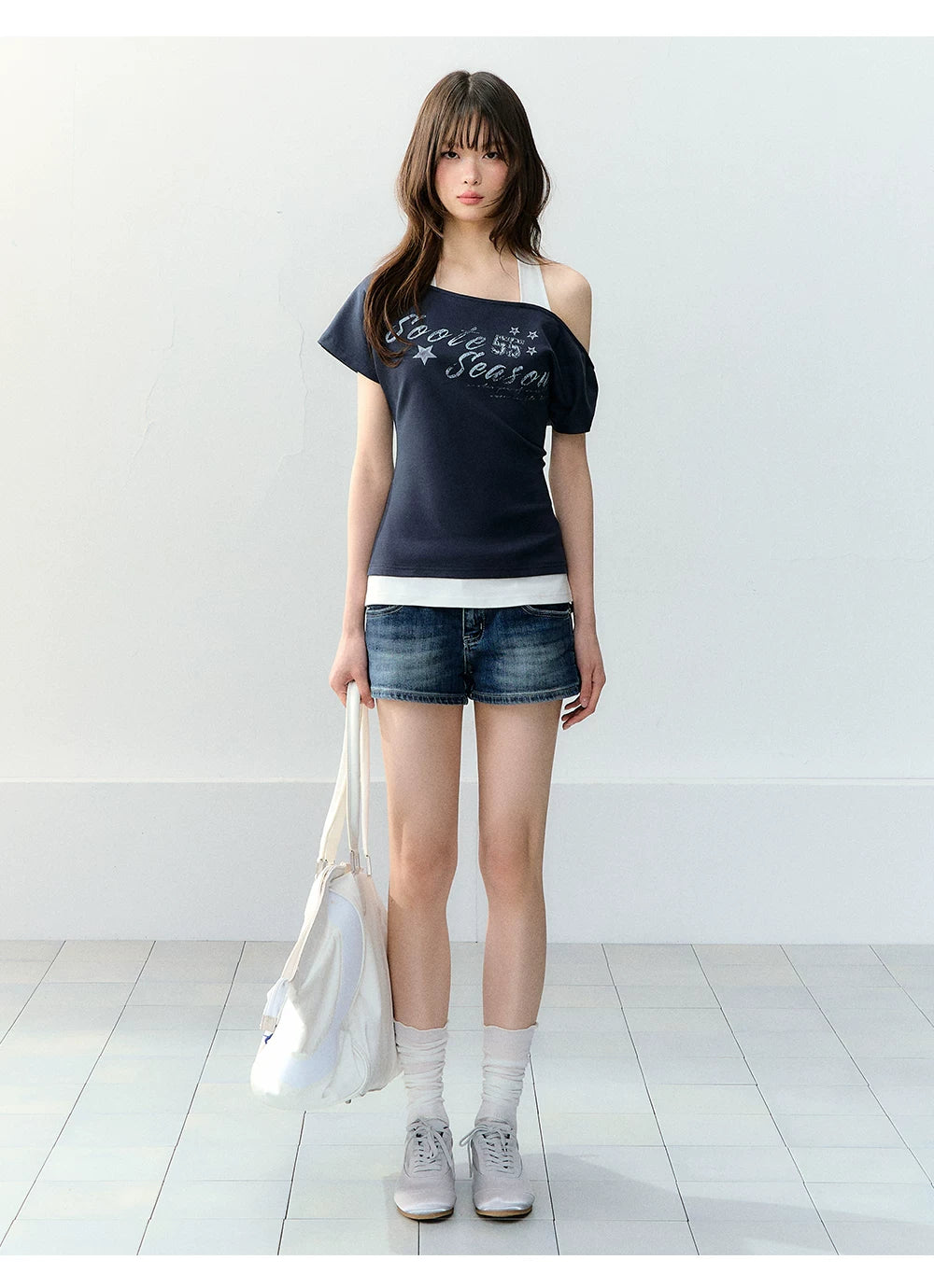 Vintage American Style Printed Off-Shoulder Cropped T-shirt