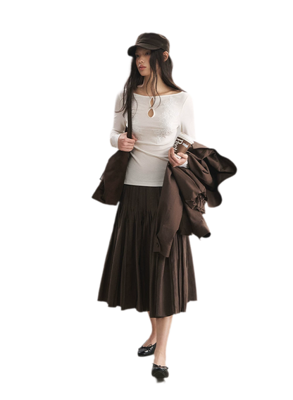 Top en maille Tencel brodé avec découpes