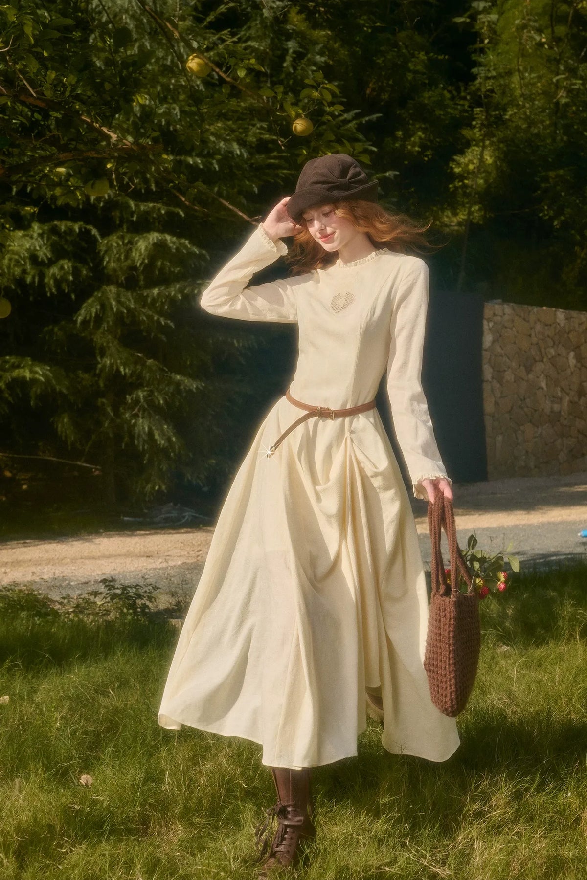 Abito maxi ricamato con vita sagomata — Carica immagine 8 in vista galleria