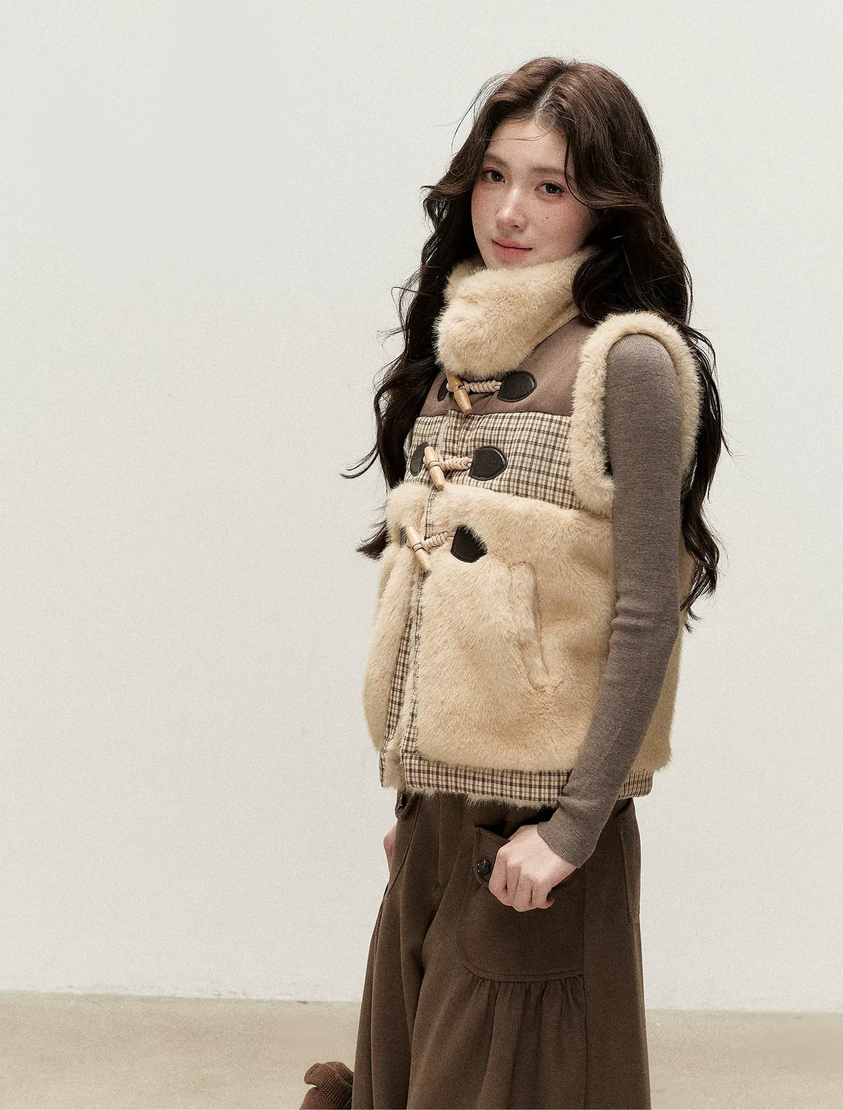 Gilet a quadri in peluche con alamari — Carica immagine 8 in vista galleria