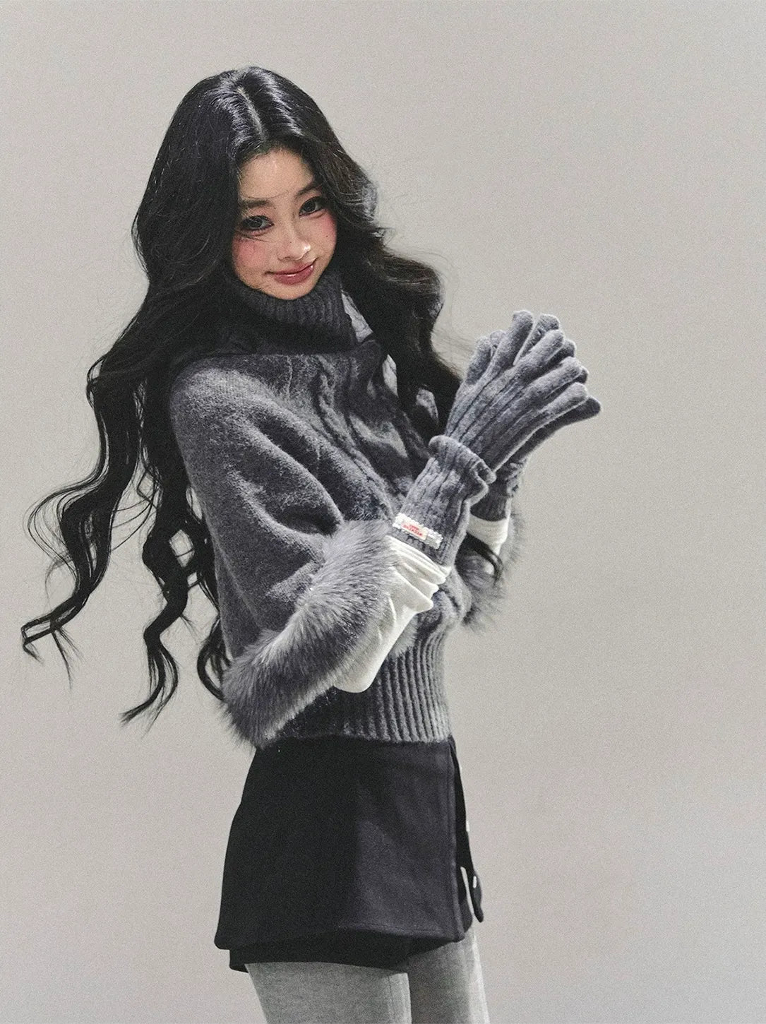 モヘアケーブル編みタートルネックセーター