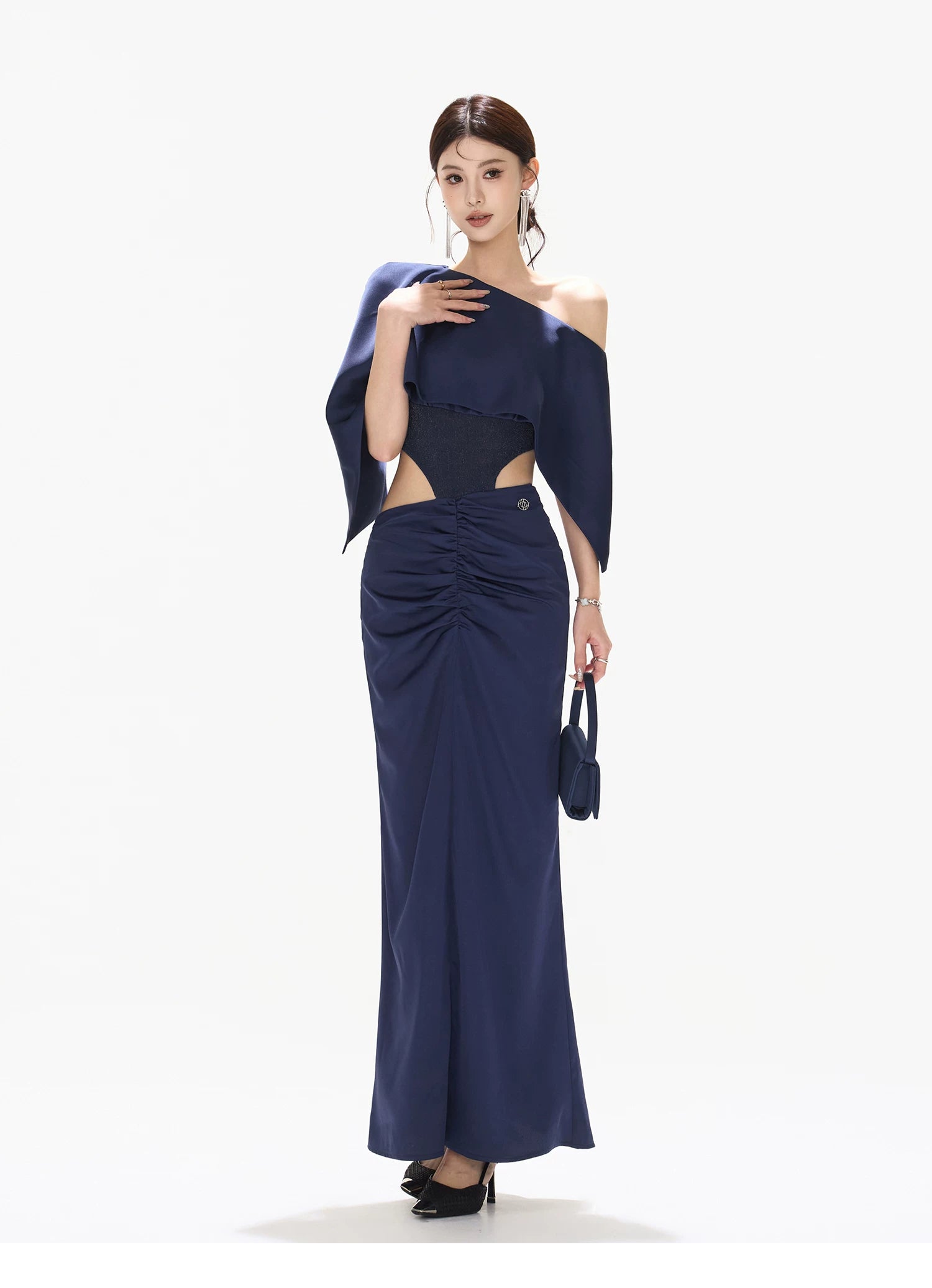 cynr Indigo Asymmetric Off-Shoulder Long Dress CHINASQUAD cynr Indigo Asymmetric Off-Shoulder Long Dress CHINASQUAD