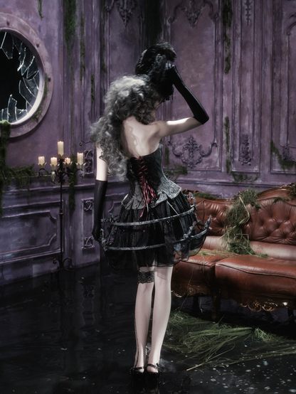 Chân váy dạ hội gothic xếp tầng đính hạt cườm