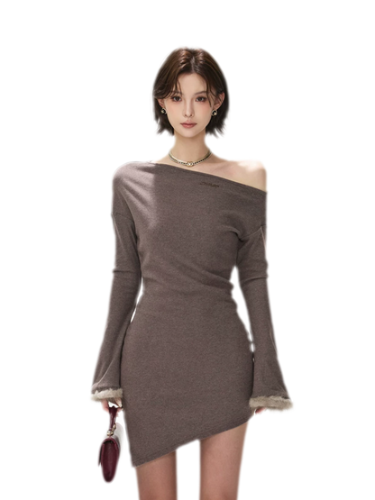 Asymmetrisches Kleid mit Fuchspelz-Bündchen