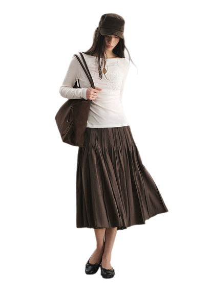 Top en maille Tencel brodé avec découpes