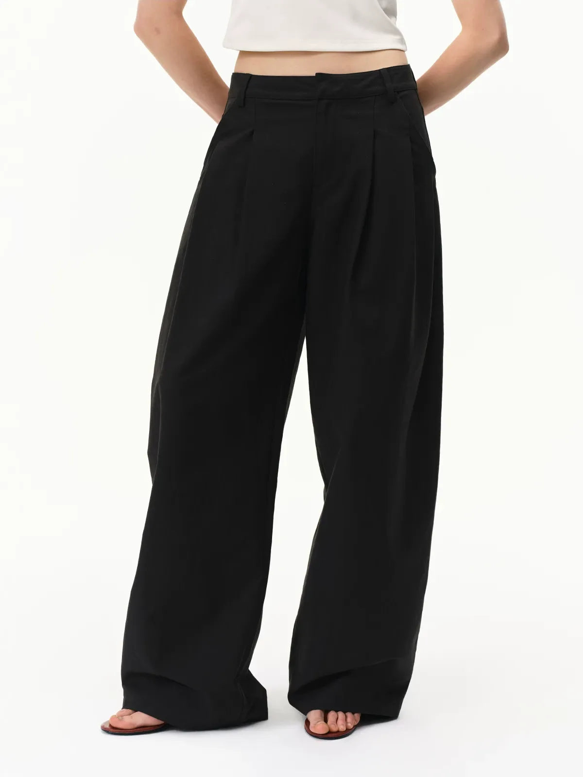 Curved Linen-Blend Pants