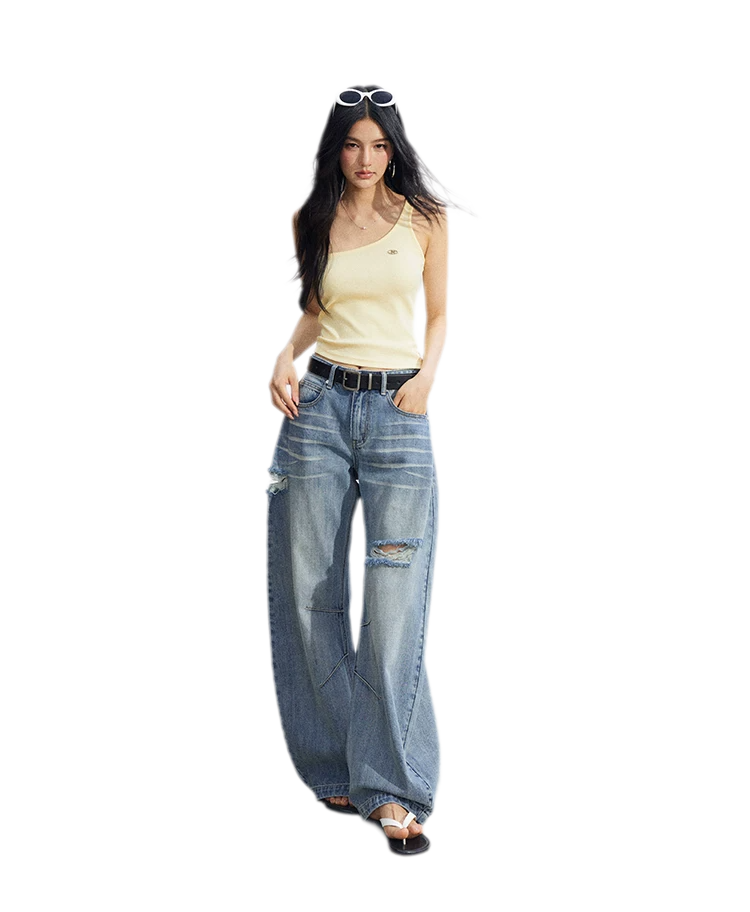Distressed Curved Jeans