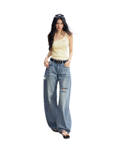 Distressed Curved Jeans