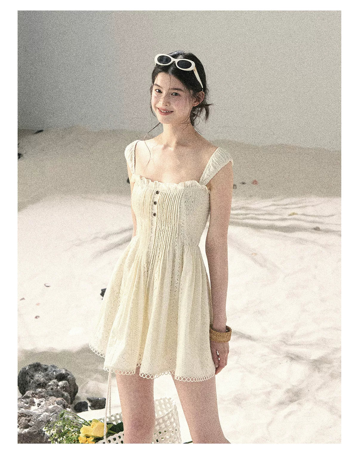 "Gap of Floral Tassels" French Style Lace Ruffled