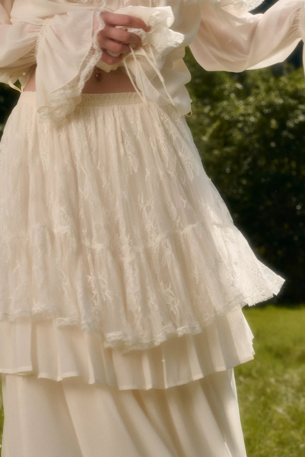Ensemble jupe en mousseline de soie à volants en dentelle