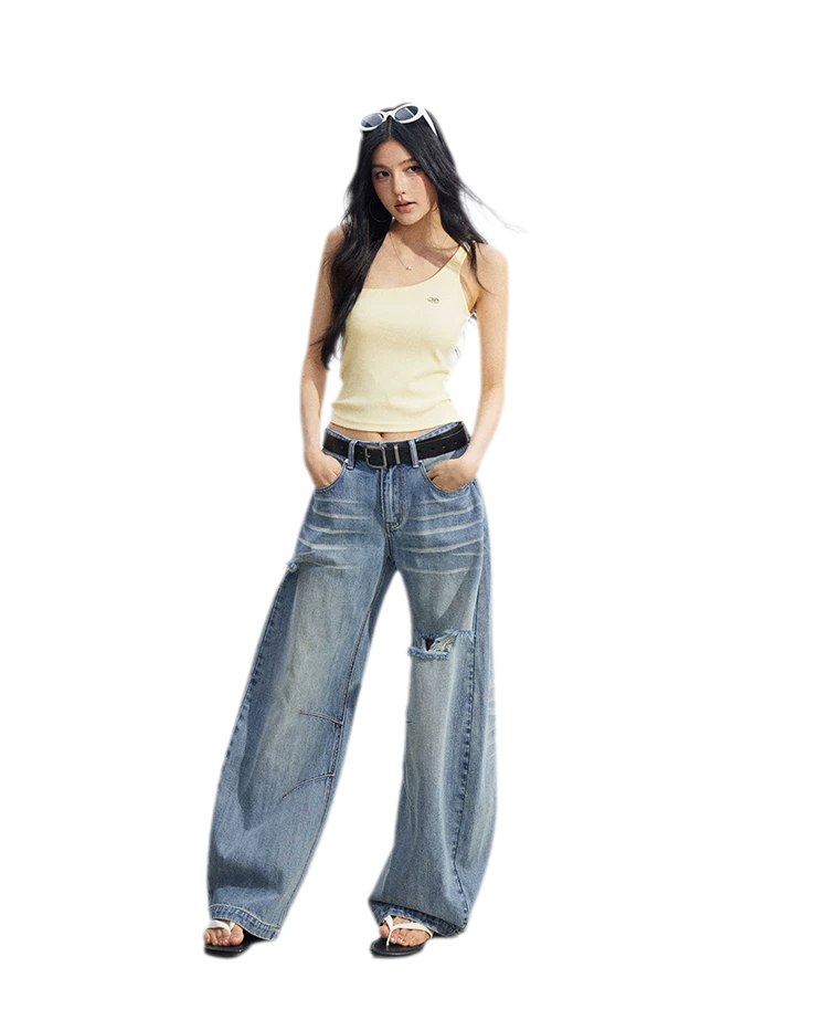 Distressed Curved Jeans