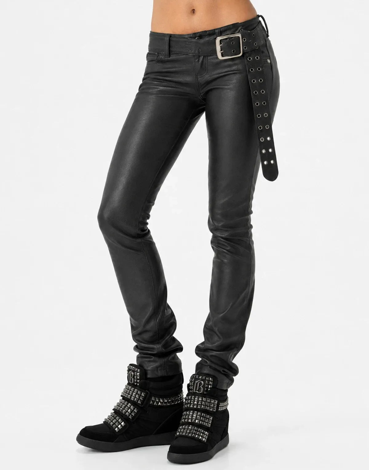 Sneakers alte con plateau e borchie