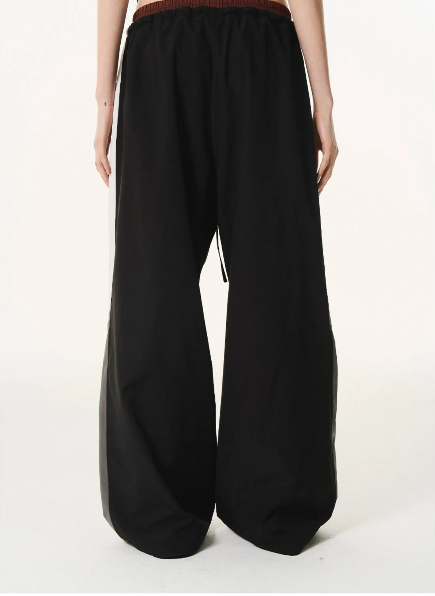 Pleated Contrast Wide-Leg Pants
