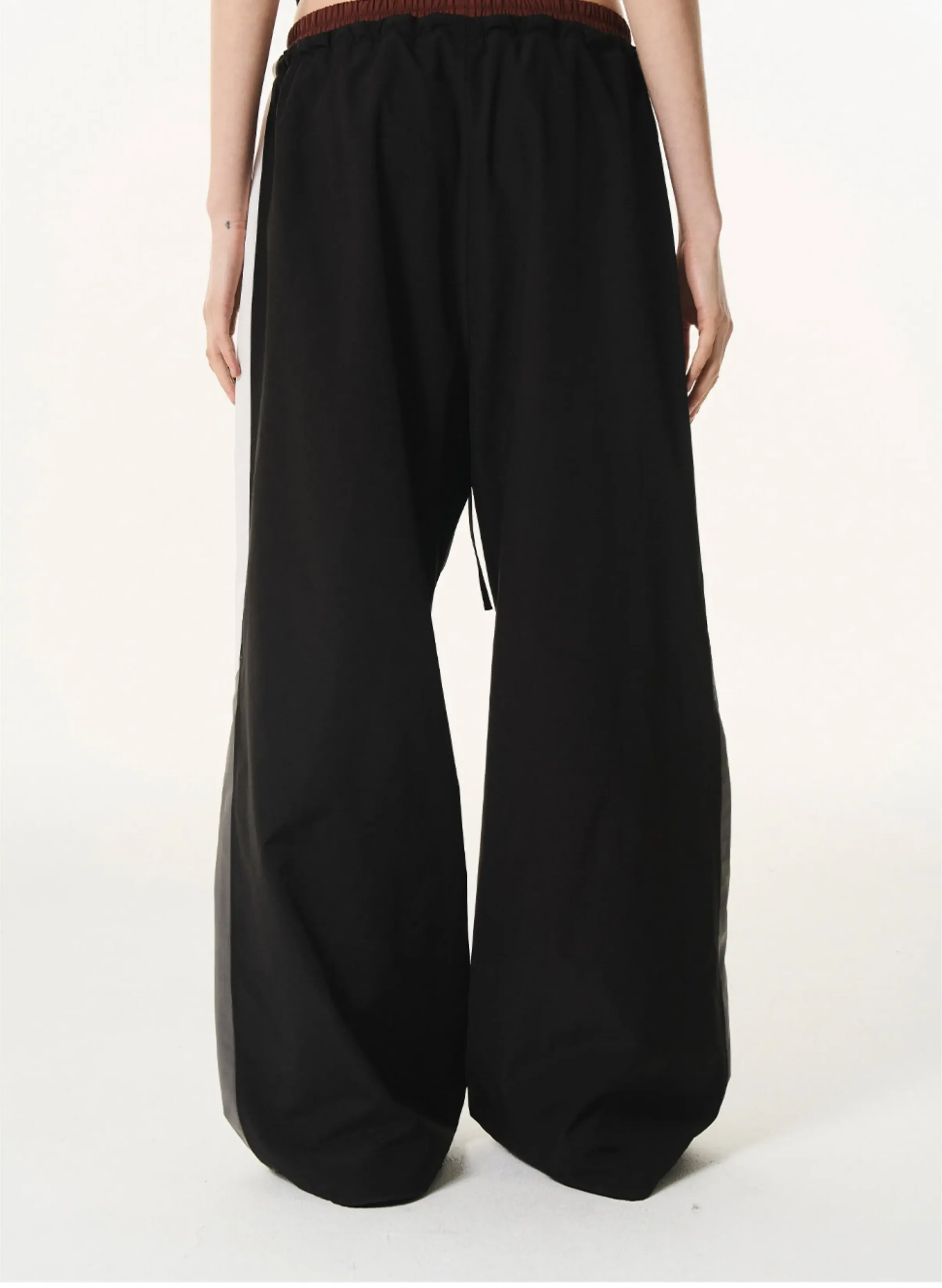 Pleated Contrast Wide-Leg Pants