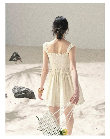 "Gap of Floral Tassels" French Style Lace Ruffled