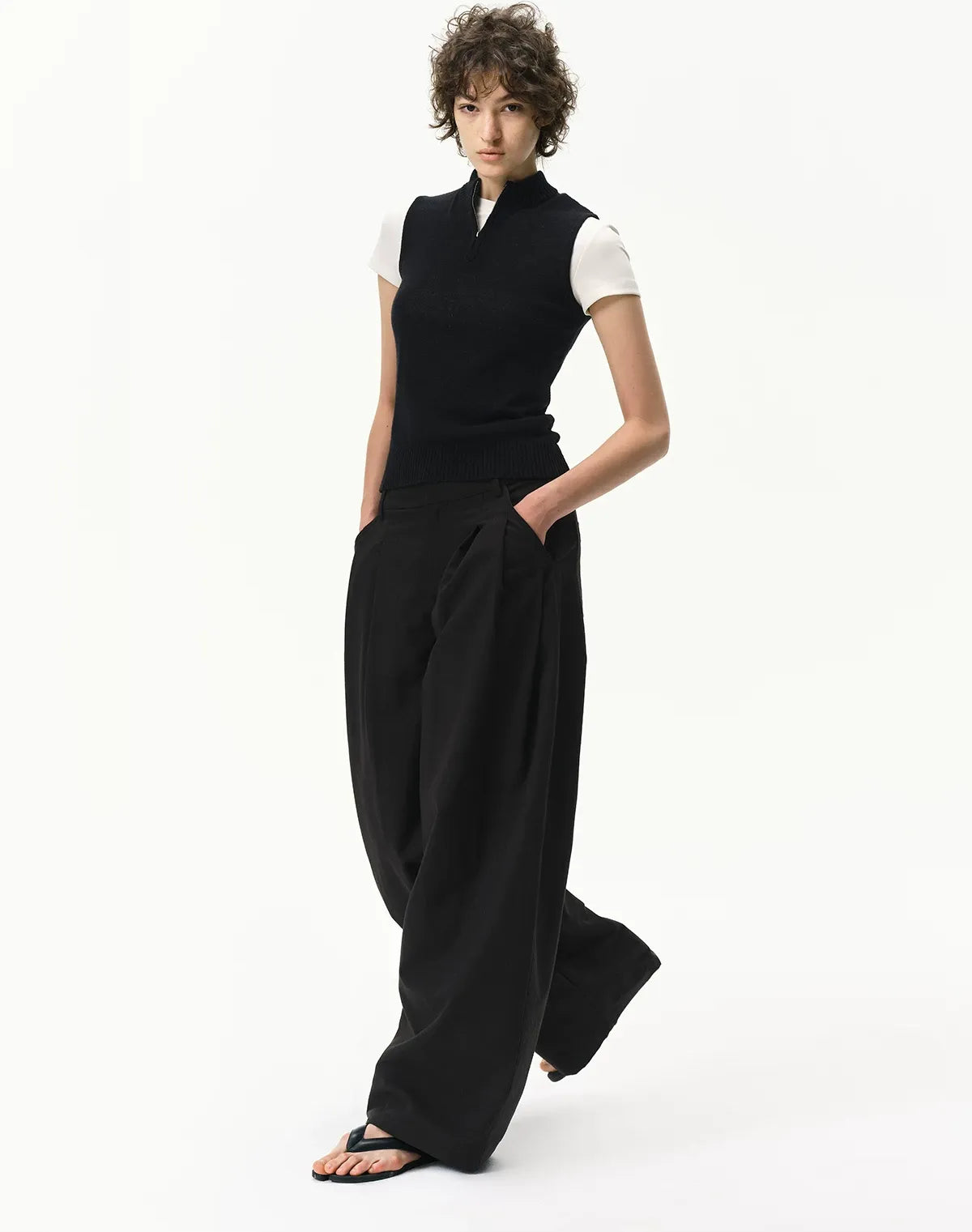 Curved Linen-Blend Pants