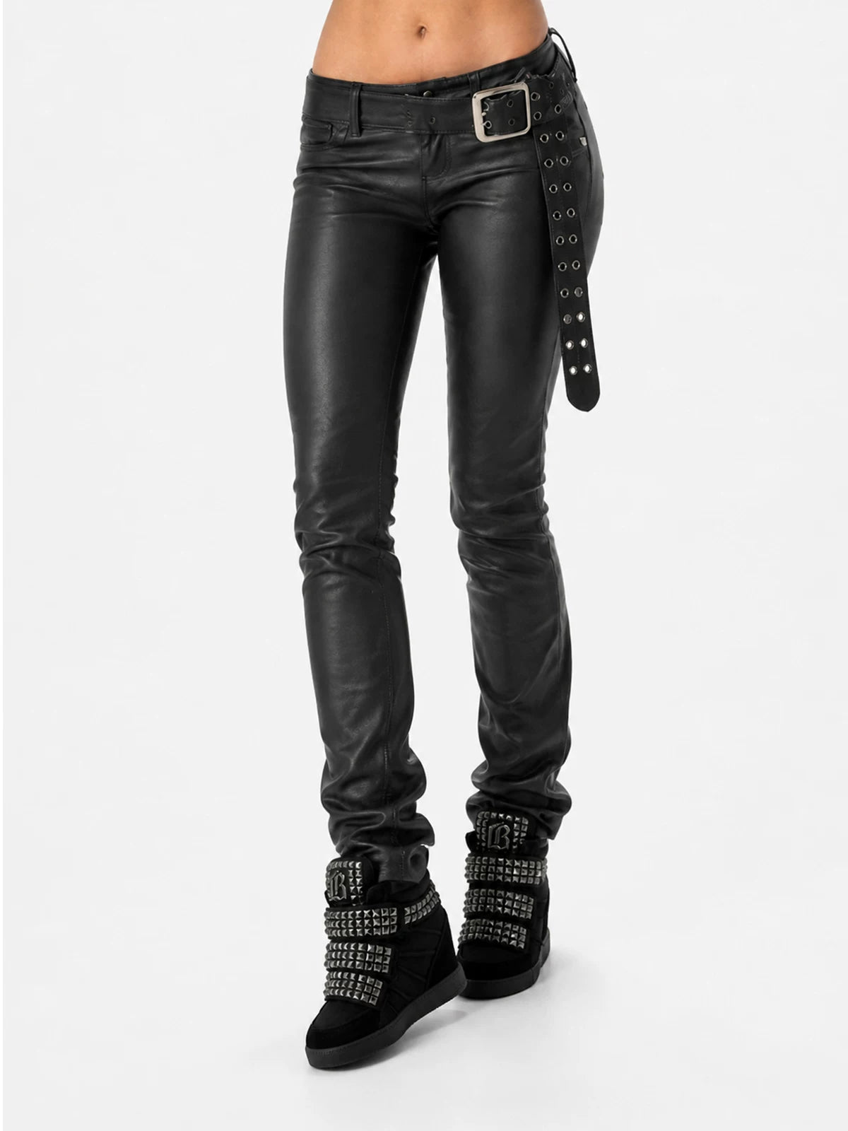 Sneakers alte con plateau e borchie