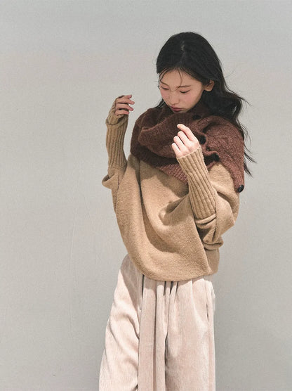 Maglione in maglia morbida con scollo monospalla