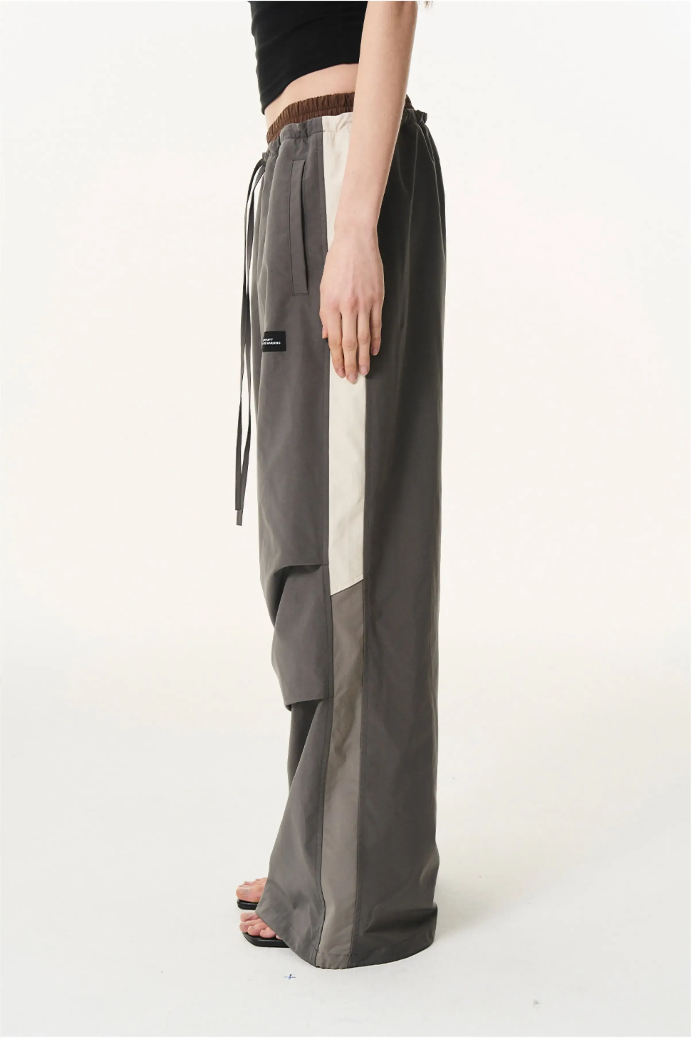 Pleated Contrast Wide-Leg Pants