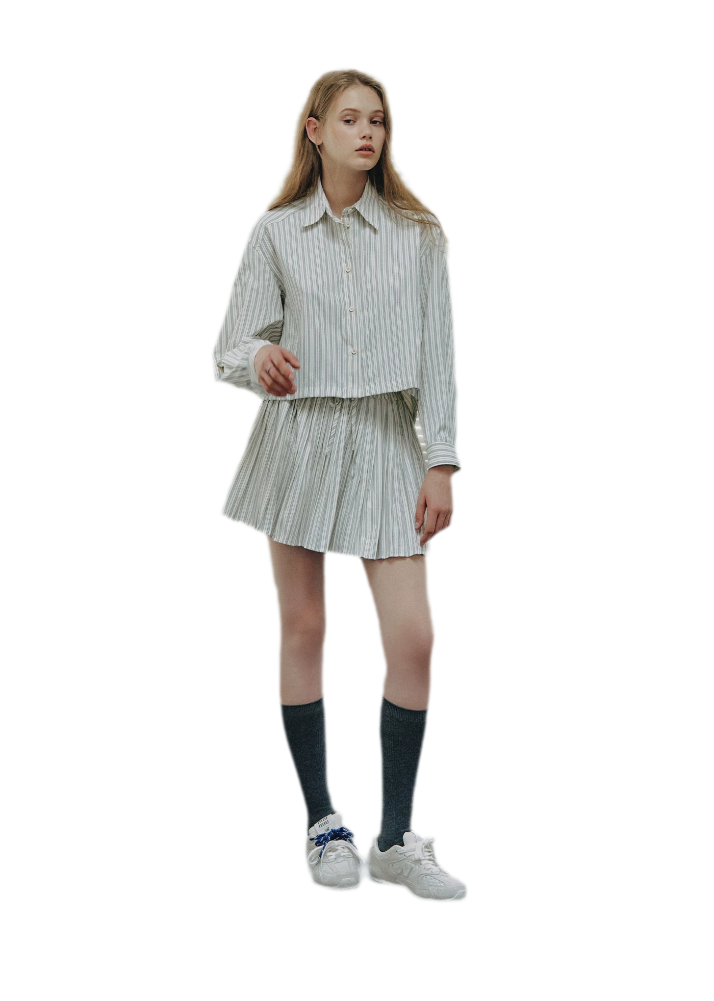 Lace Appliqué Cropped Sweatshirt
