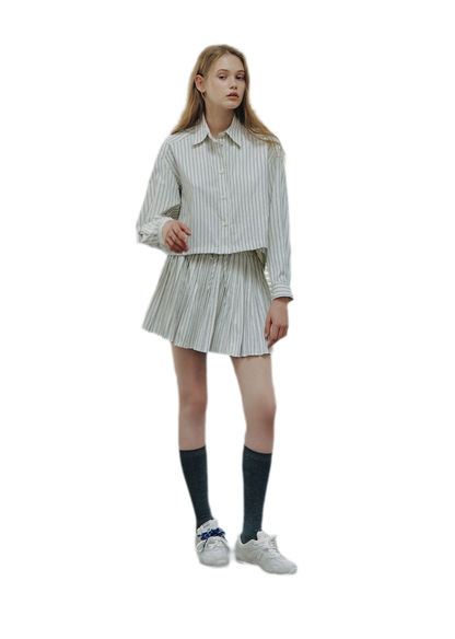 Lace Appliqué Cropped Sweatshirt