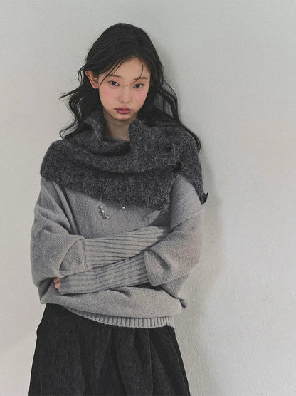 Maglione in maglia morbida con scollo monospalla