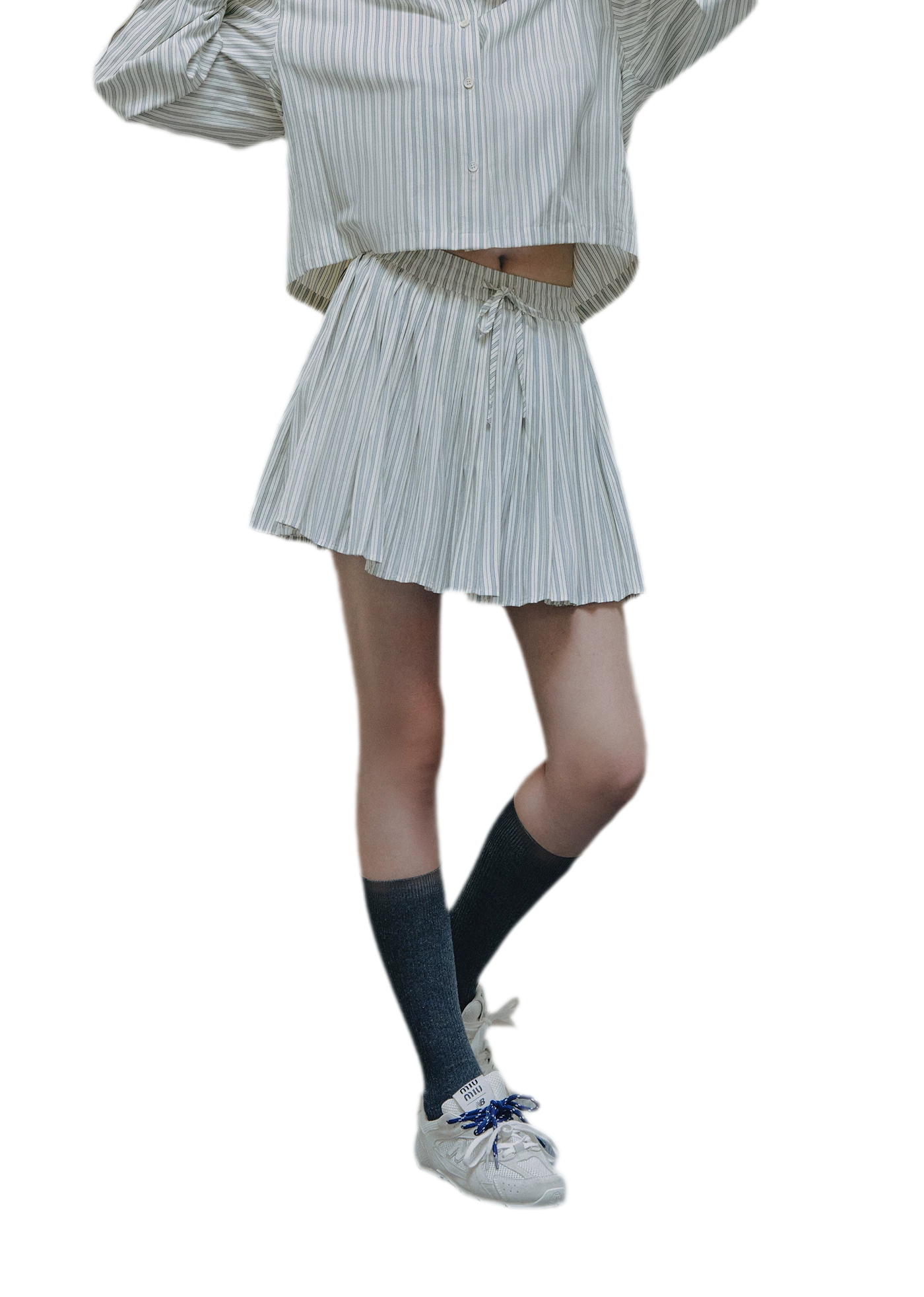 Lace Appliqué Cropped Sweatshirt